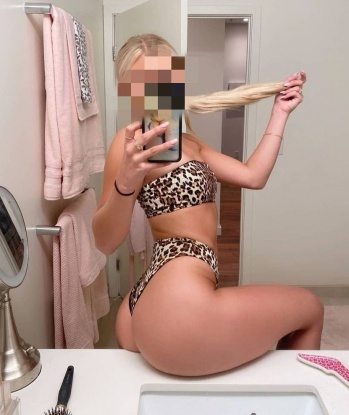 У меня богатый опыт, и я знаю, как доставить тебе незабываемое удовольствие. Мои нежные руки и ласковые губы будут ласкать тебя до безумия 💋💦 Я готова предложить широкий спектр услуг – от классического массажа до пикантных игр. Фото настоящие, соответствуют действительности 📸 Отзывы моих довольных клиентов говорят сами за себя. Дай мне шанс порадовать тебя и ты обязательно захочешь вернуться ко мне снова и снова. Жду тебя в Москве, дорогой! 😉 4454, 30 лет