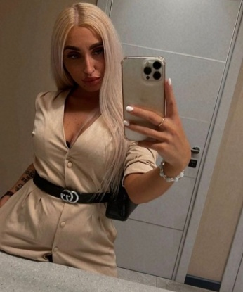 Изысканная леди с шикарной фигурой и неутолимой страстью приглашает в гости для незабываемого отдыха. Позволь себе немного роскоши! 9664, 24 года