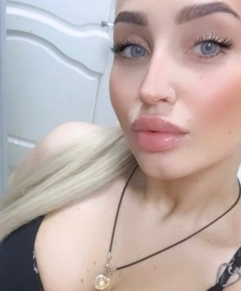 Изысканная леди с шикарной фигурой и неутолимой страстью приглашает в гости для незабываемого отдыха. Позволь себе немного роскоши! 9664, 24 года